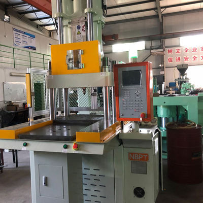 垂直標準 25 トン 水力固定注入鋳造機 垂直型