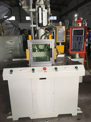 45T プラスチックの垂直精密注射鋳造機