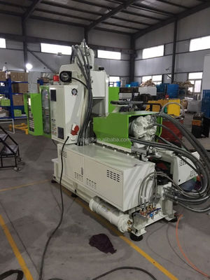 縦垂直注射鋳造機 注射キャップ製造機