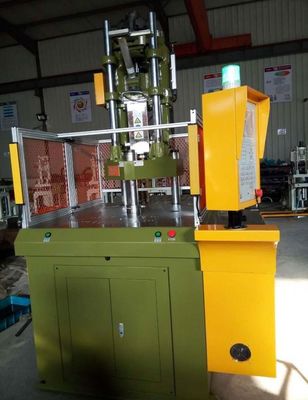 垂直LED電球ホルダーを作るローータリー注射機