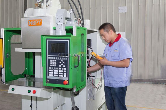 垂直注射機 自動車 プラスチック製造機