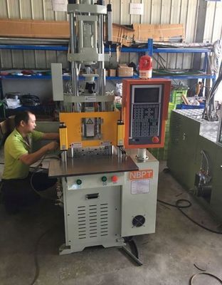 垂直 15t マイクロ垂直プラスチック注射鋳造機